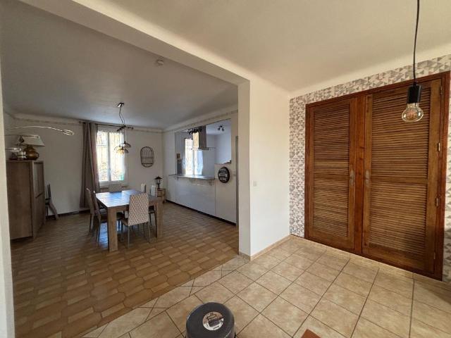 Appartement 3 pièces, 90 m² à louer à Marguerittes 30320