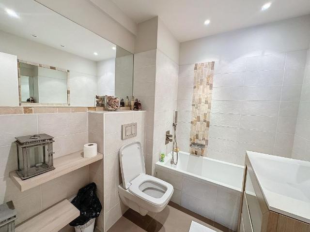 Appartement 3 pièces, 92 m² à louer à Cannes 06400