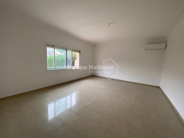 Appartement 3 pièces, 92 m² à louer à Garons 30128