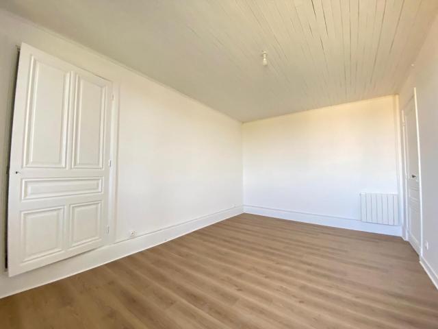 Appartement 3 pièces, 92 m² à louer à Serrières 07340