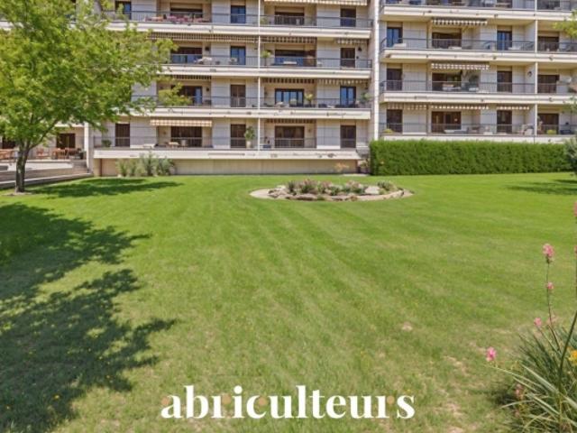 Appartement 3 pièces 94 m² avec large balcon Le Chambord La Torse, Aix en Provence