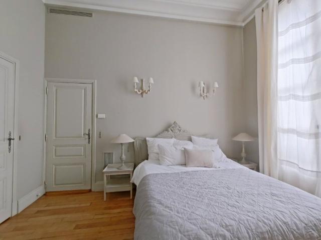 Appartement 3 pièces, 98 m² à louer à Paris 6 75006