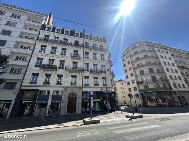 Appartement 3 pièces 102 m²