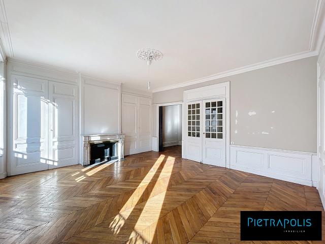 Appartement 3 pièces 112 m²