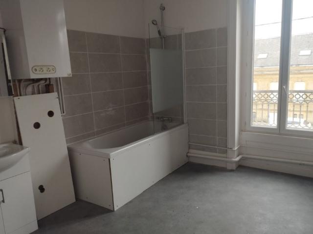 Appartement 3 pièces, 120 m² à louer à Sedan 08200