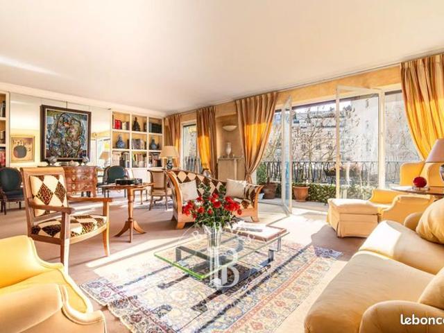 Appartement 3 pièces 121 m²