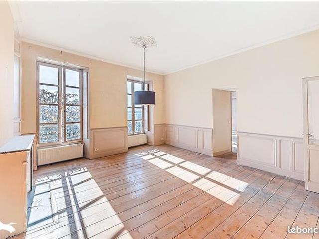 Appartement 3 pièces 122 m²