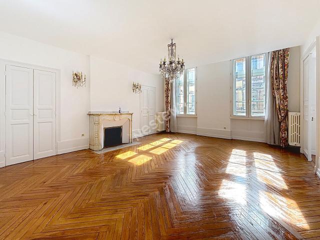 Appartement 3 pièces 125 m²