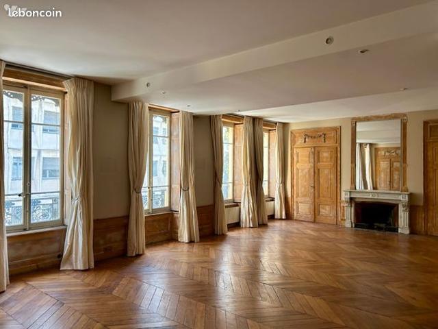 Appartement 3 pièces 128 m²