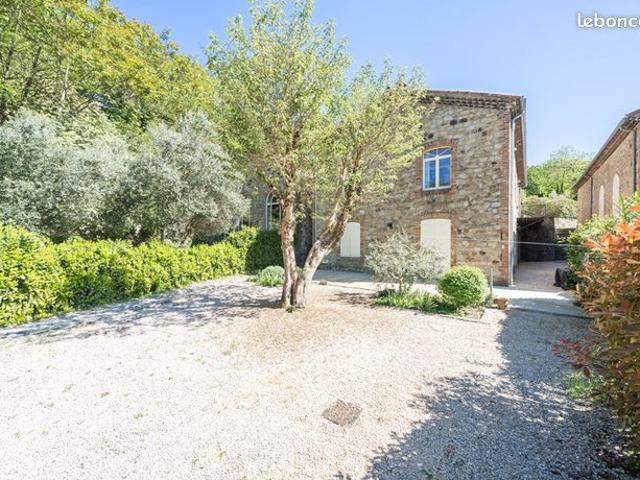 Appartement 3 pièces 137 m²