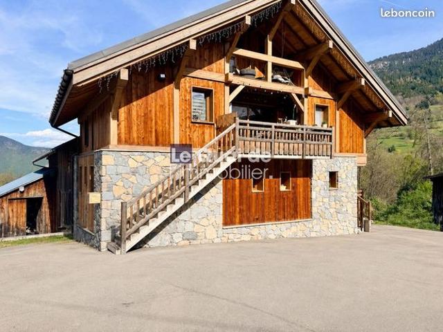 Appartement 3 pièces 140 m²