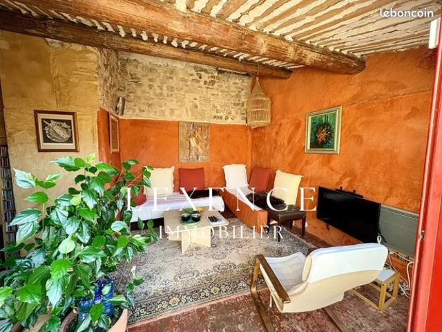 Appartement 3 pièces 141 m²