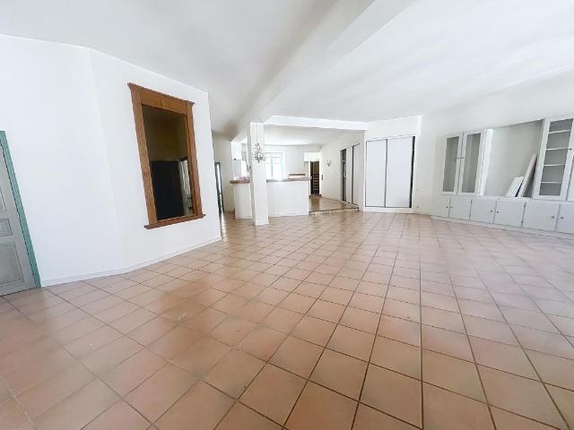 Appartement 3 pièces 158 m²