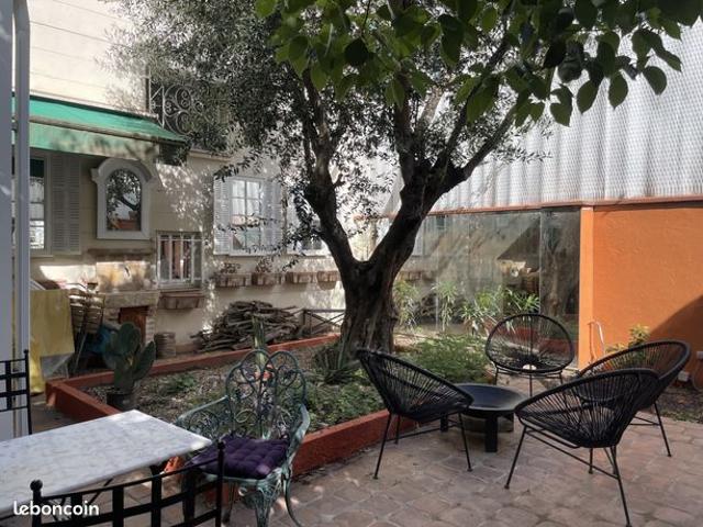 Appartement 3 pièces 164 m²
