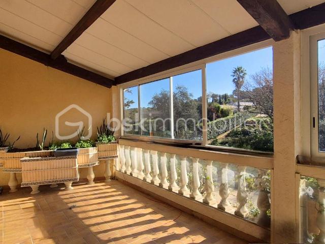 APPARTEMENT 3 pièces 183M² avec terrasse Possibilité de redistribution !