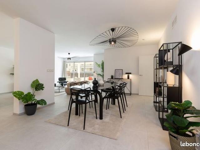 Appartement 3 pièces 280 PRADO