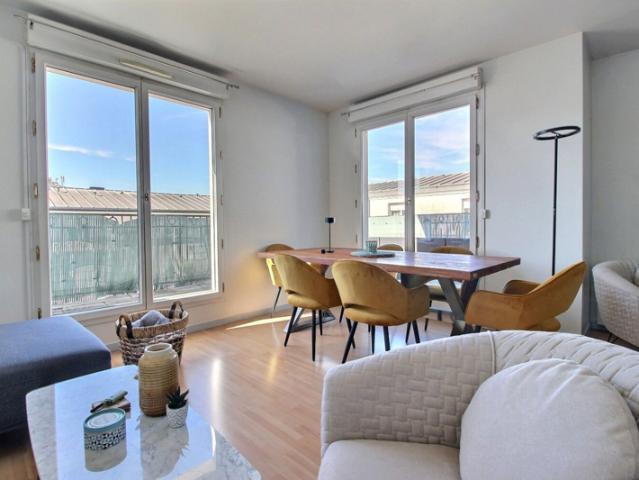 Appartement 3 pièces 2 chambres avec terrasse 2 parking