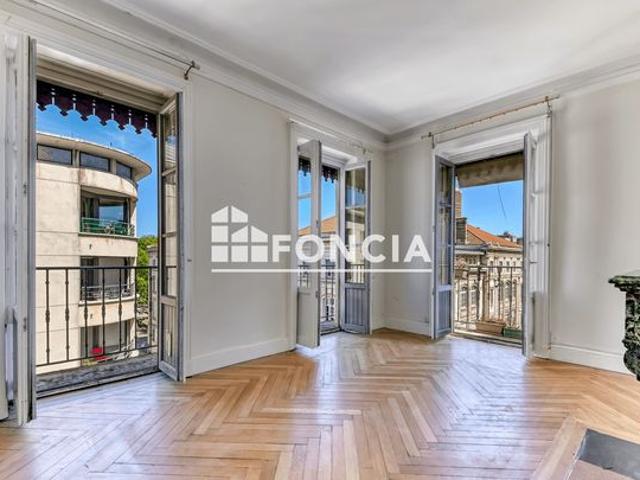 Appartement 3 pieces 340 000 Lyon 03 Prefecture 69 m2 Balcon