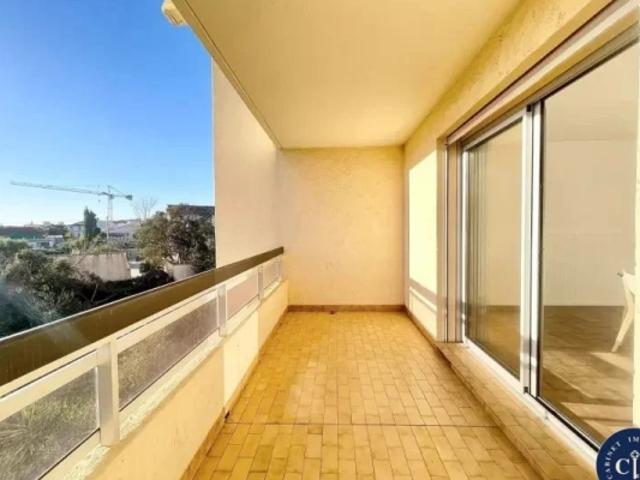 Appartement 3 pièces Terrasse avec vue dégagée Proche centre ville de Sanary