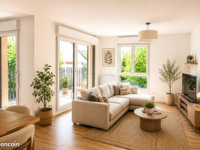 Appartement 3 pièces + terrasse + parking à Châteaubourg