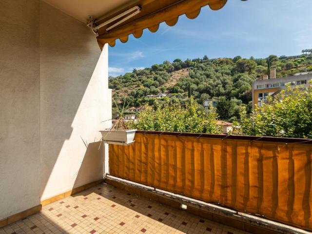 Appartement 3 pièces traversant avec 2 terrasses Nice