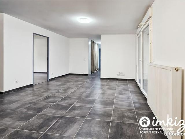 Appartement 3 pièces traversant avec balcon 10 m²