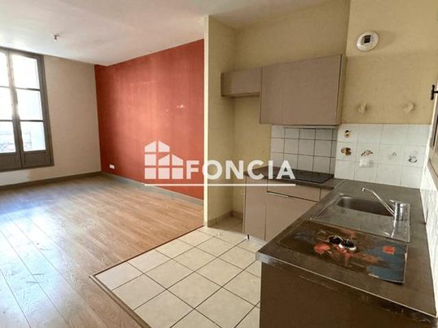 Appartement 3 pièces traversant situé en plein centre ville