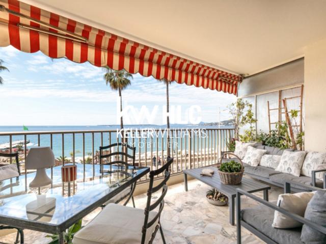 APPARTEMENT 3 PIÈCES – VUE MER À COUPER LE SOUFFLE