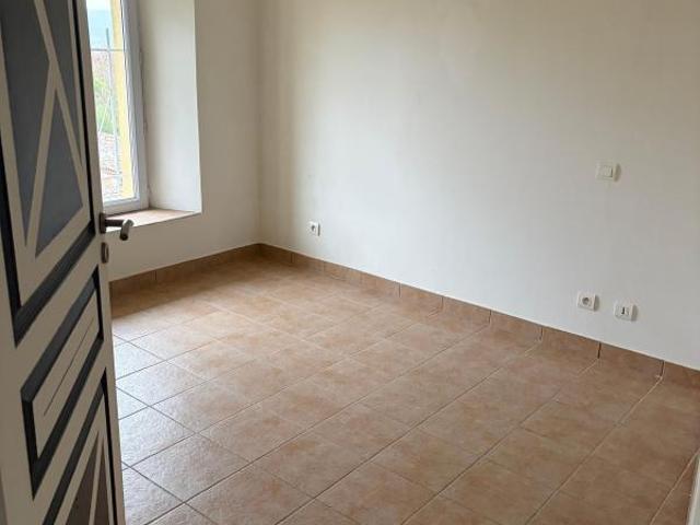 Appartement 3 pièces, à louer à Tavernes 83670