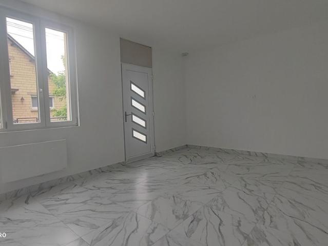 Appartement 3 pièces à louer en rez de chaussée Réf 1047