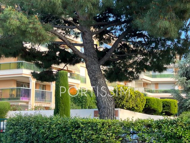 Appartement 3 pièces à VENDRE à St Laurent du Var face au port