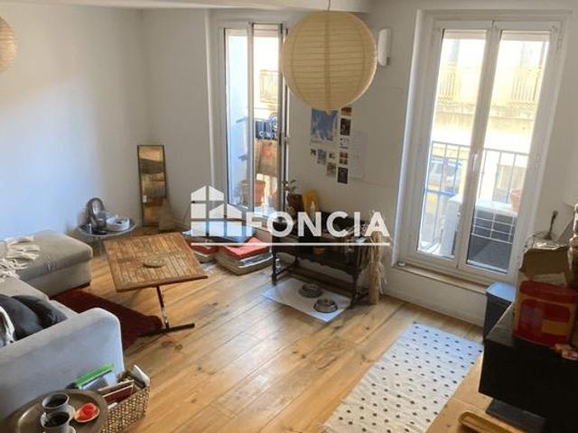 Appartement 3 pièces au 1er étage dans une petite copropriété en plein centre ville à proximité immédiate des commerces