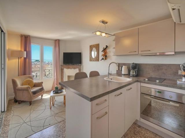 Appartement 3 pièces au calme, dernier étage en plein centre de Cannes – idéal investissement locatif ou pied à terre