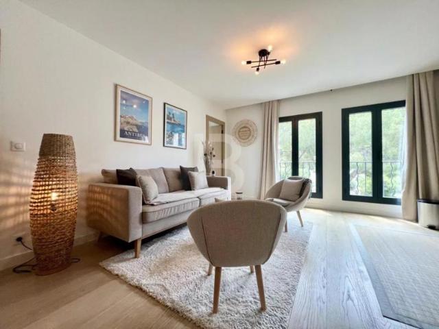 Appartement 3 pièces au pied du port d'Antibes
