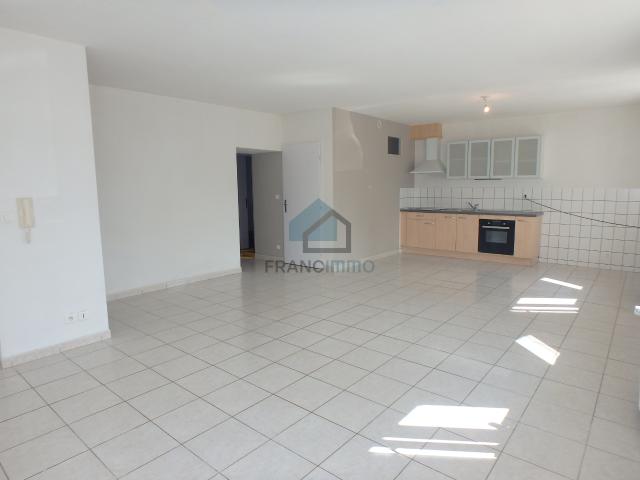 APPARTEMENT 3 PIECES AU RDC