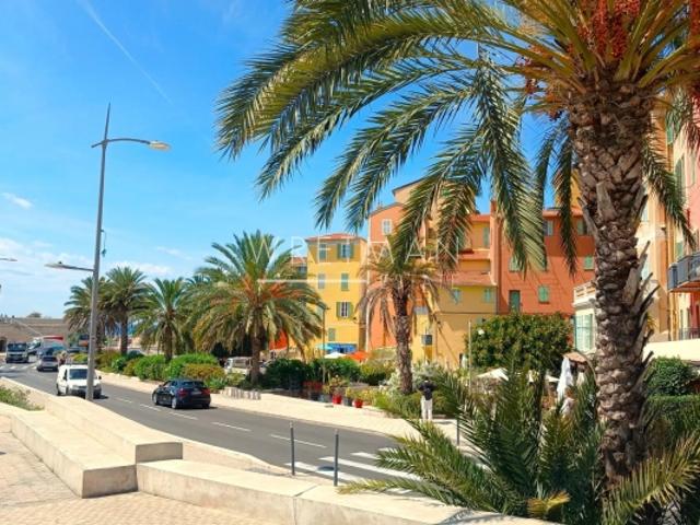 Appartement 3 pièces avec balcon, vue mer Menton Vieux Port
