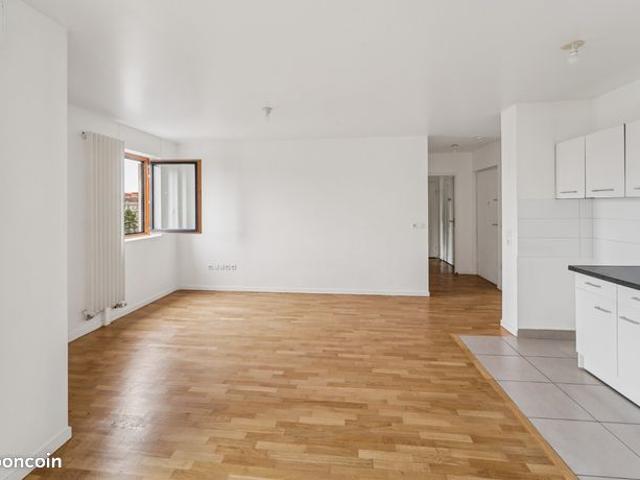 Appartement 3 pièces avec balcon Cergy