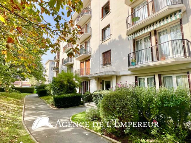 Appartement 3 pièces avec balcon et cheminée
