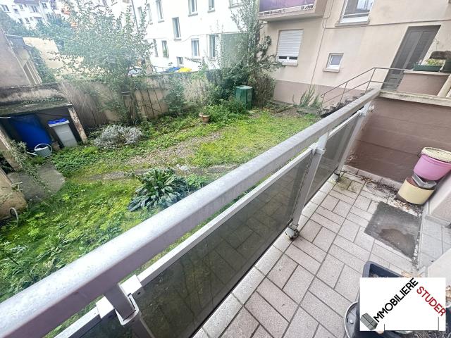 Appartement 3 pièces avec balcon et jolie cour commune