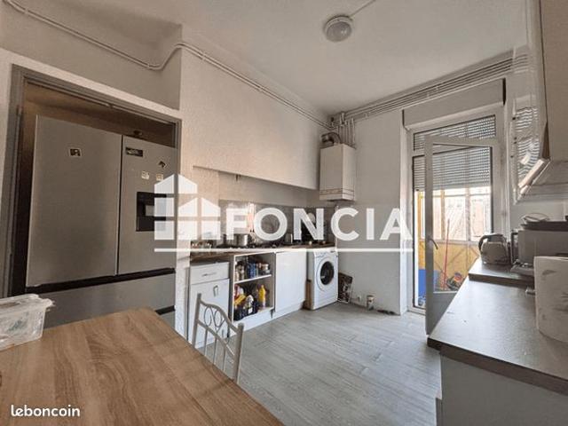 Appartement 3 pièces avec balcons et cave
