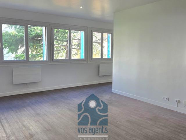 Appartement 3 pièces avec cave et parking privatif
