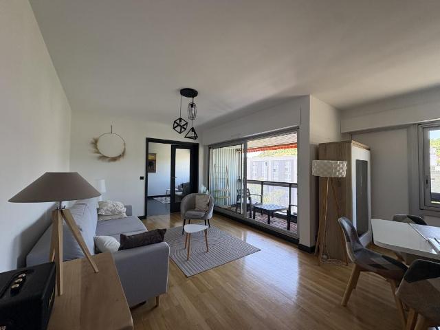 Appartement 3 pièces avec garage double et cave à 10 min du centre ville