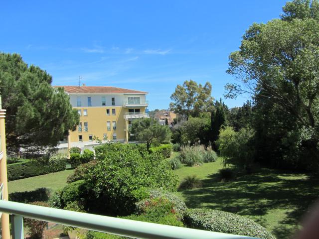 APPARTEMENT 3 PIECES AVEC GARAGE ET PARKING PRIVATIF SAINT RAPHAÊL
