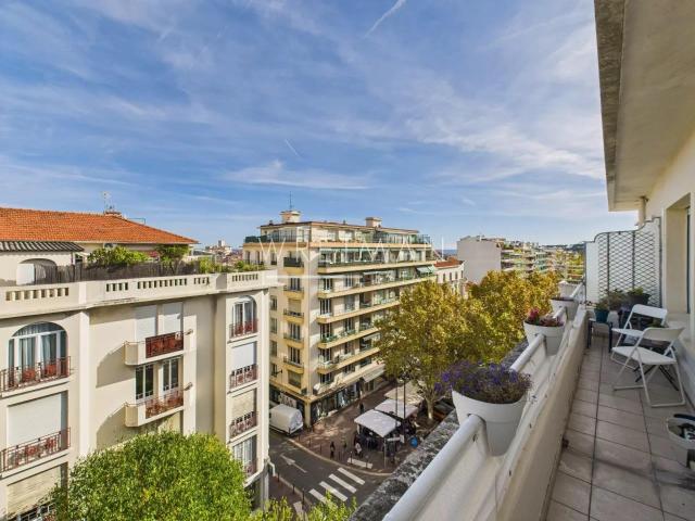 Appartement 3 pièces avec grande terrasse – Antibes Centre 54m² Antibes