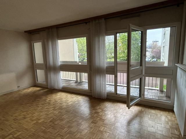 Appartement 3 pièces avec parking et cave