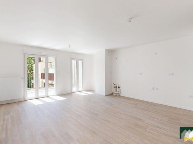Appartement 3 pièces avec stationnement et balcon LUISANT