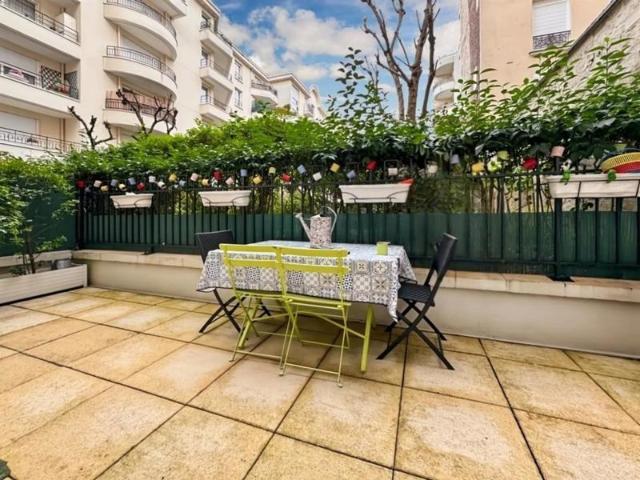 Appartement 3 pièces avec terrasse à Paris