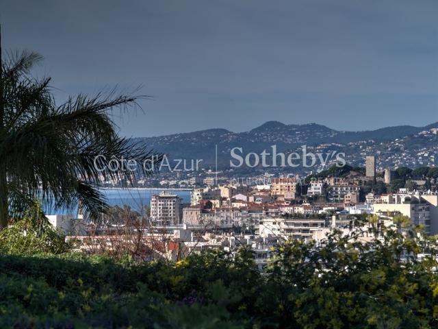 Appartement 3 pièces avec terrasse et aperçu mer à Cannes Basse Californie