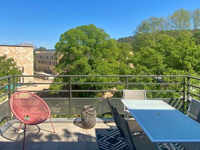 Appartement 3 pièces avec terrasse et box à Aix en Provence Sud