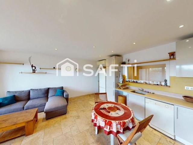 LES ISSAMBRES Appartement 3 pièces avec terrasse et jardin